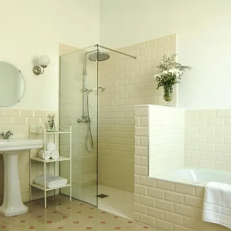 Sleeps 11 With Pool And Wifi 빌라