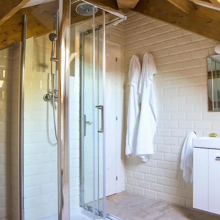 Sleeps 11 With Pool And Wifi 빌라