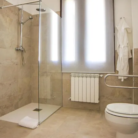 Sleeps 11 With Pool And Wifi 빌라