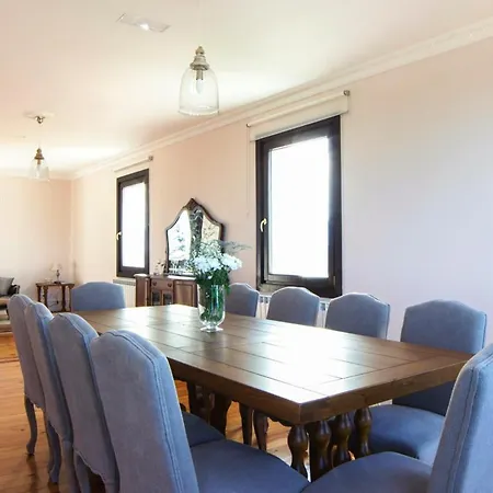 Sleeps 11 With Pool And Wifi 빌라
